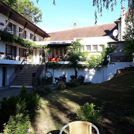 ليون Hotel Restaurant La Croix Blanche المظهر الخارجي الصورة
